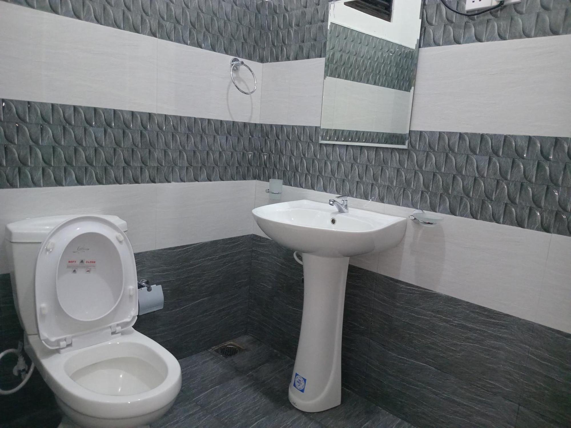 Serenity Heights Нувара Елия Екстериор снимка